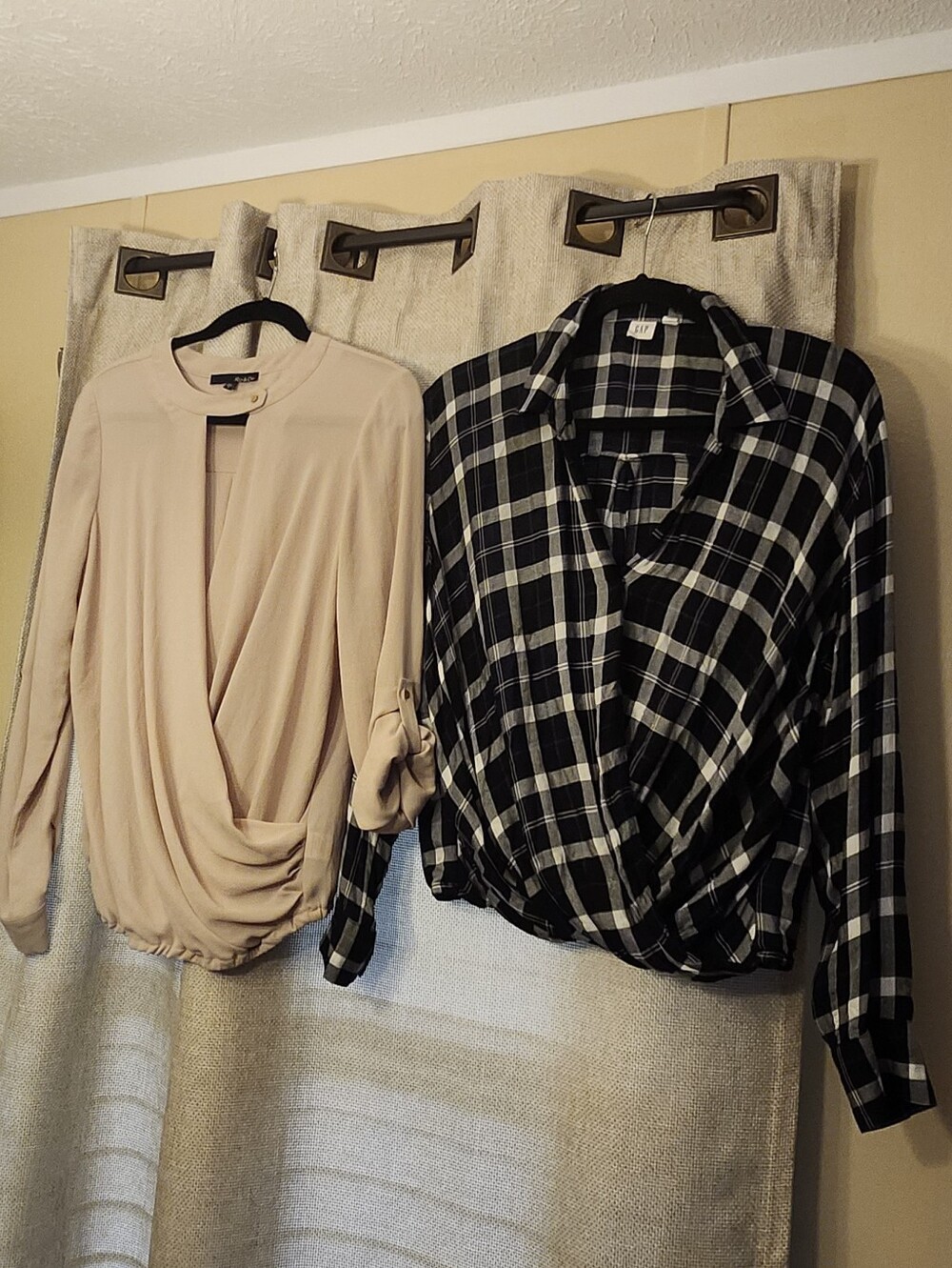 Lot Of Blouses 2 Gap End Ro&De
